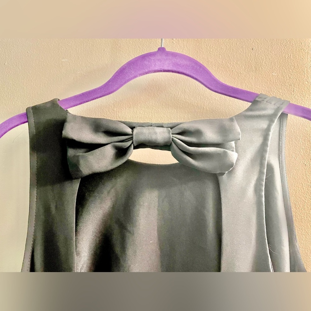 Black Sleeveless Dress w/ Lace Hem & Unique Back Bow Detail    SIZE 8 - Picture 6 of 14